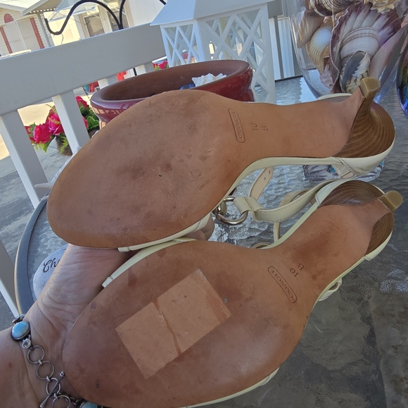 Coach Women's Cream Sandals Size 10B - Picture 9 of 11